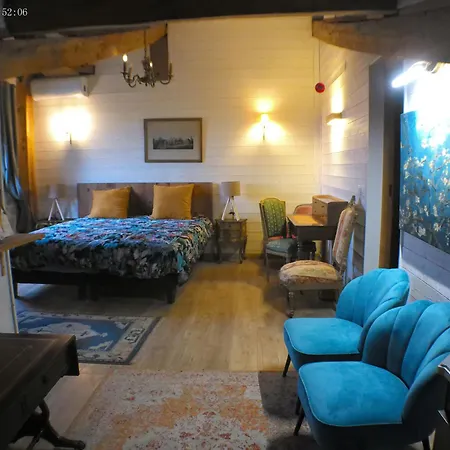 De Lombreyra Проживание в семье Massugas