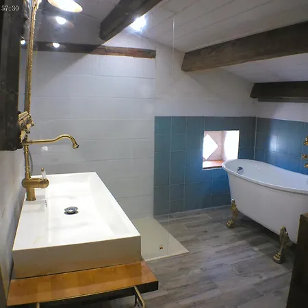 De Lombreyra Проживание в семье Massugas