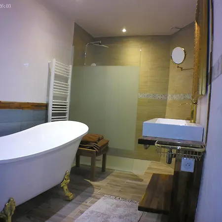 De Lombreyra Pansiyon *